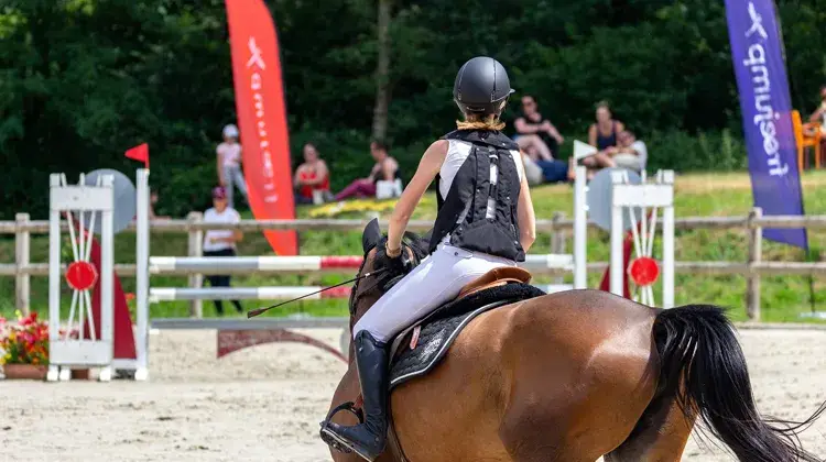 comment-fonctionne-un-gilet-airbag-equitation