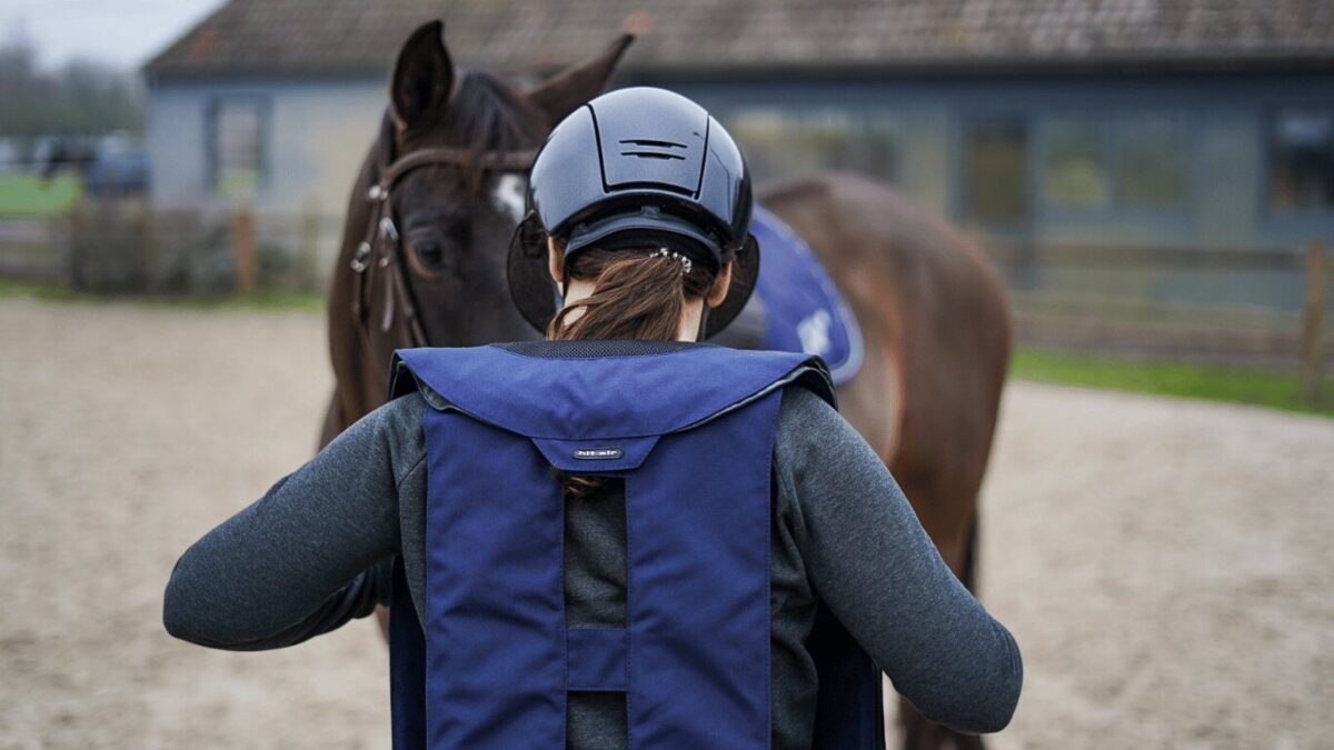 utilite-protege-dos-equitation-efficacite