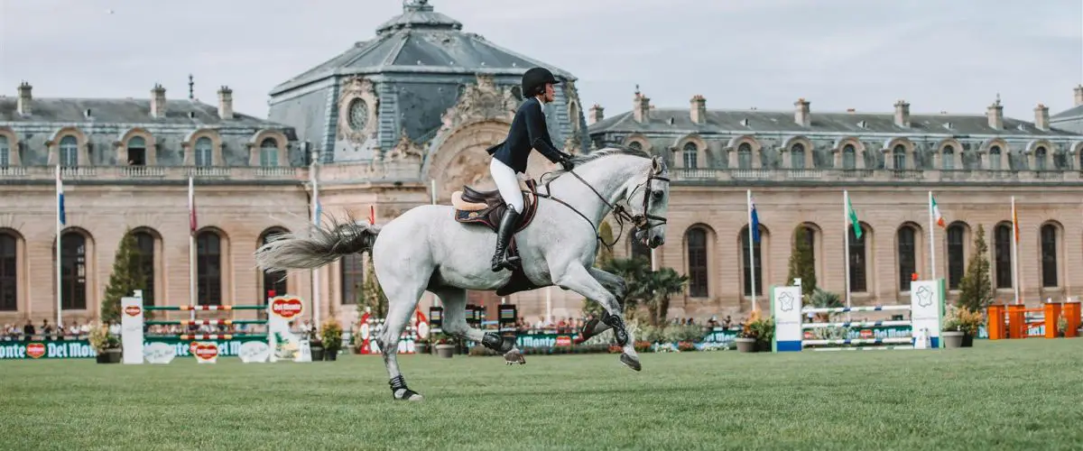 jumping-chantilly