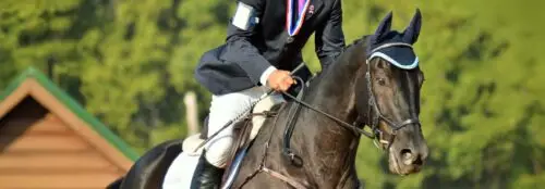 matt-brown-abandonner-cravache-equitation