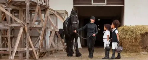 moniteur-monitrice-equitation-salaire-formation-diplomes